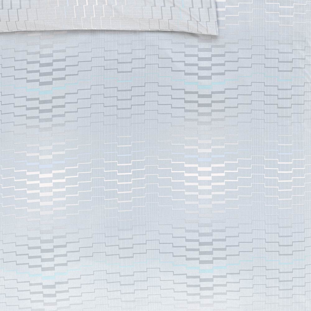 Detaildarstellung der horizontalen Zick-Zack Linien der Mako-Interlock-Jersey Bettwaesche Modell Marian.
