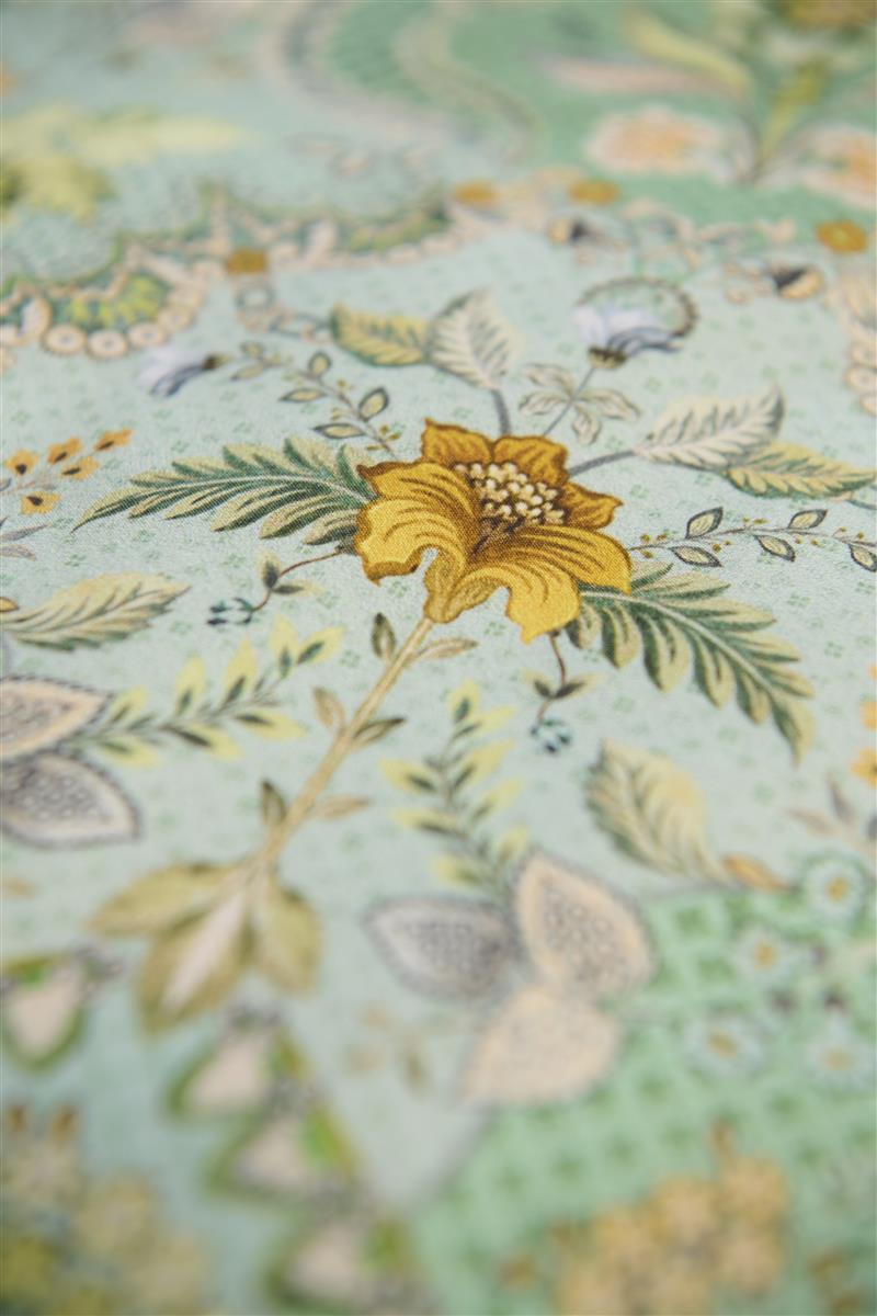 Detaildarstellung der Blumen der Perkal-Baumwoll Bettwaesche Modell Saluti Piccoli Green.