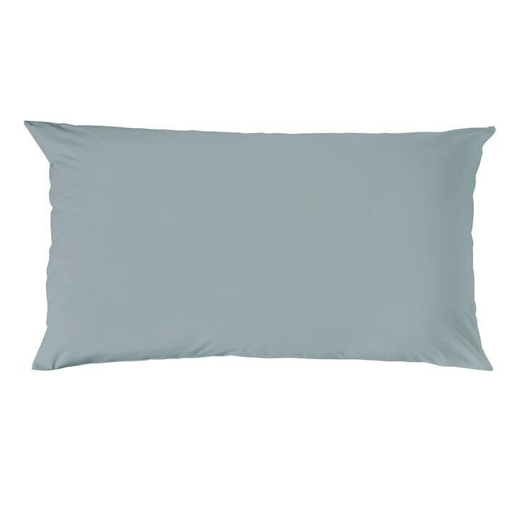 Ein rechteckiges Kopfkissen bezogen mit Renforce Bettwaesche in der Farbe Gruen. Modell Stone-Washed Gruen 588.