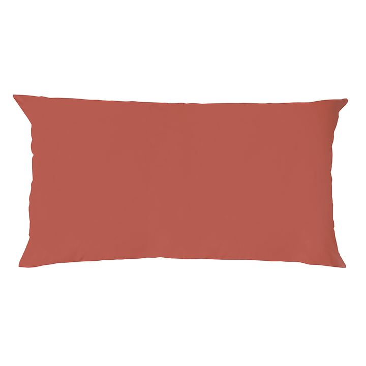 Ein rechteckiges Kopfkissen bezogen mit Renforce Bettwaesche in der Farbe Rot. Modell Stone-Washed Rost 228.