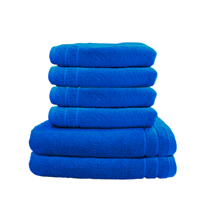 Ein Set aus zwei Duschtuechern und vier Handtuechern von CARL COTTON aus 100 Prozent Baumwolle. Farbe Blau. Modell Trend Electric Blue.