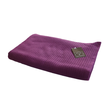 Ein Duschtuch von CARL COTTON aus 100 Prozent Baumwolle in der Groesse 70x140cm. Farbe Lila. Modell Waffelpique Plum.