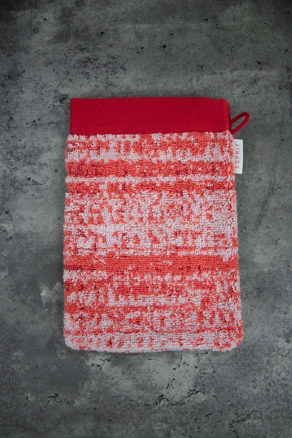 Ein Waschhandschuh von ESPRIT aus 100 Prozent Baumwolle in der Groesse 16x21cm. Farbe Rot. Modell Mivu Cayenne.