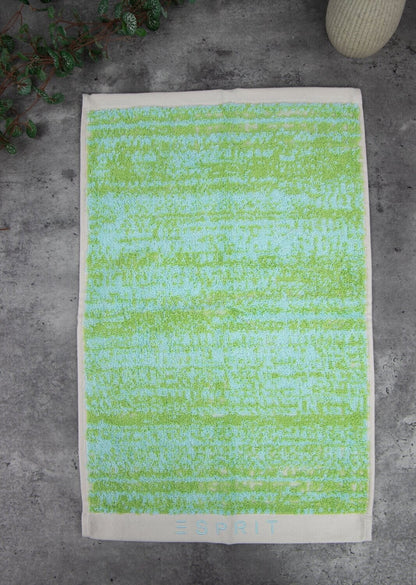 Ein Duschtuch von ESPRIT aus 100 Prozent Baumwolle in der Groesse 70x140cm. Farbe Gruen. Modell Mivu Lime.