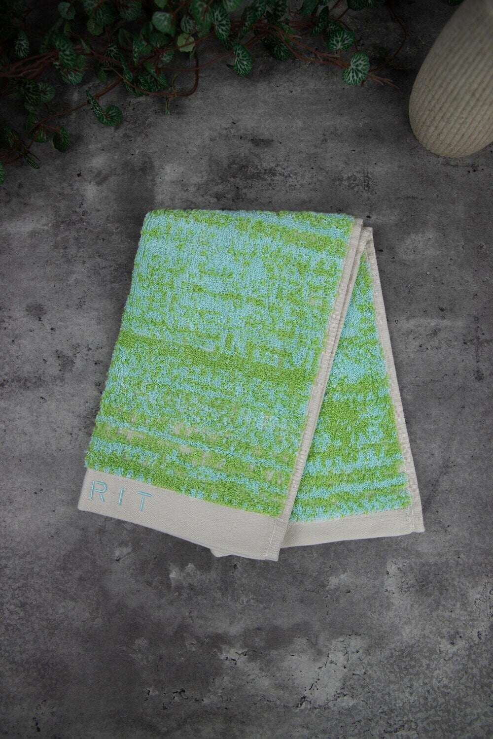 Ein Gaestetuch von ESPRIT aus 100 Prozent Baumwolle in der Groesse 30x50cm. Farbe Gruen. Modell Mivu Lime.