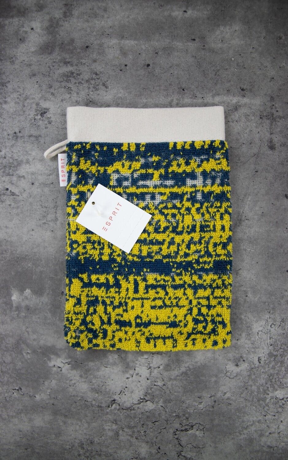 Ein Waschhandschuh von ESPRIT aus 100 Prozent Baumwolle in der Groesse 16x21cm. Farbe Gelb. Modell Mivu Mustard.