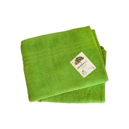 Duschtuch in der Groesse 70x140cm und Badetuch in der Groesse 100x150cm von NATURAWALK aus 100 Prozent Bio-Baumwolle. Farbe Gruen. Modell Milano Exclusiv Gruen.