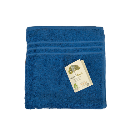 Ein Handtuch von NATURAWALK aus 100 Prozent Bio-Baumwolle in der Groesse 50x100cm. Farbe Blau. Modell Milano Exclusiv Royalblau.