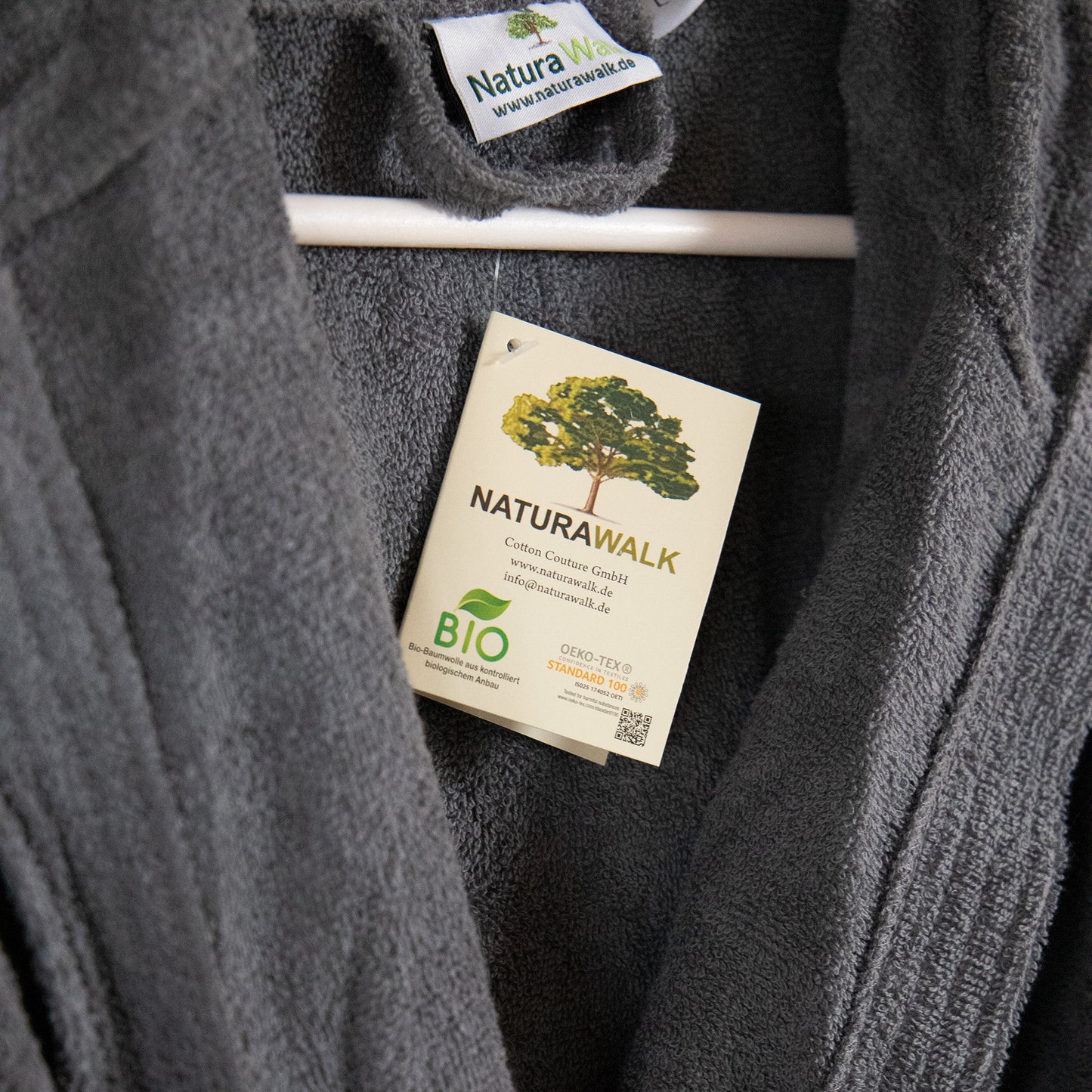 Bademantel mit Kapuze | NATURAWALK | Anthrazit | Bio-Baumwolle | unisex, lang