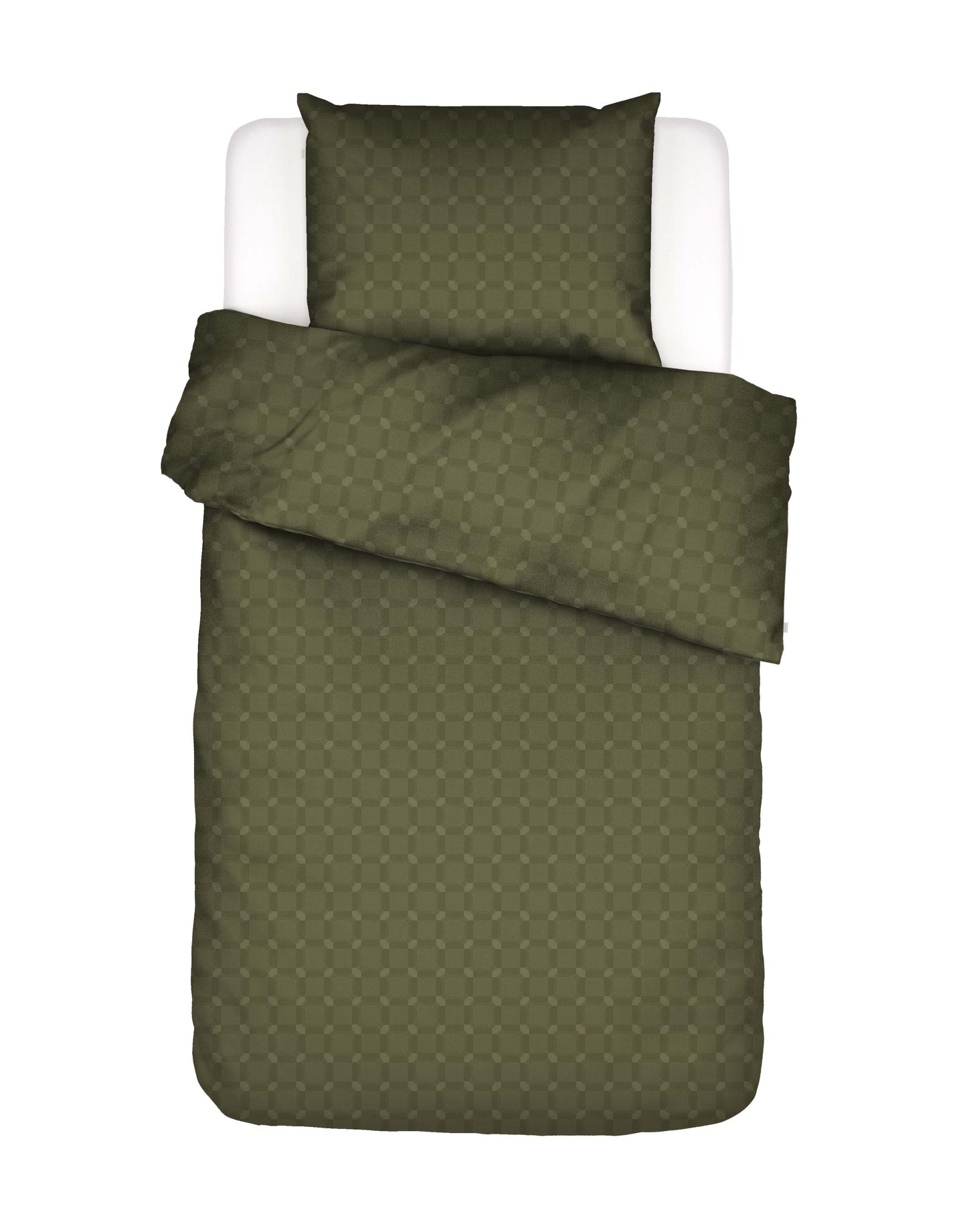 Ein Kopfkissen und eine Bettdecke bezogen mit Satin Bettwaesche von Essenza mit einem Muster aus Vierecken und Rauten in der Farbe Gruen. Modell Teada Moss.