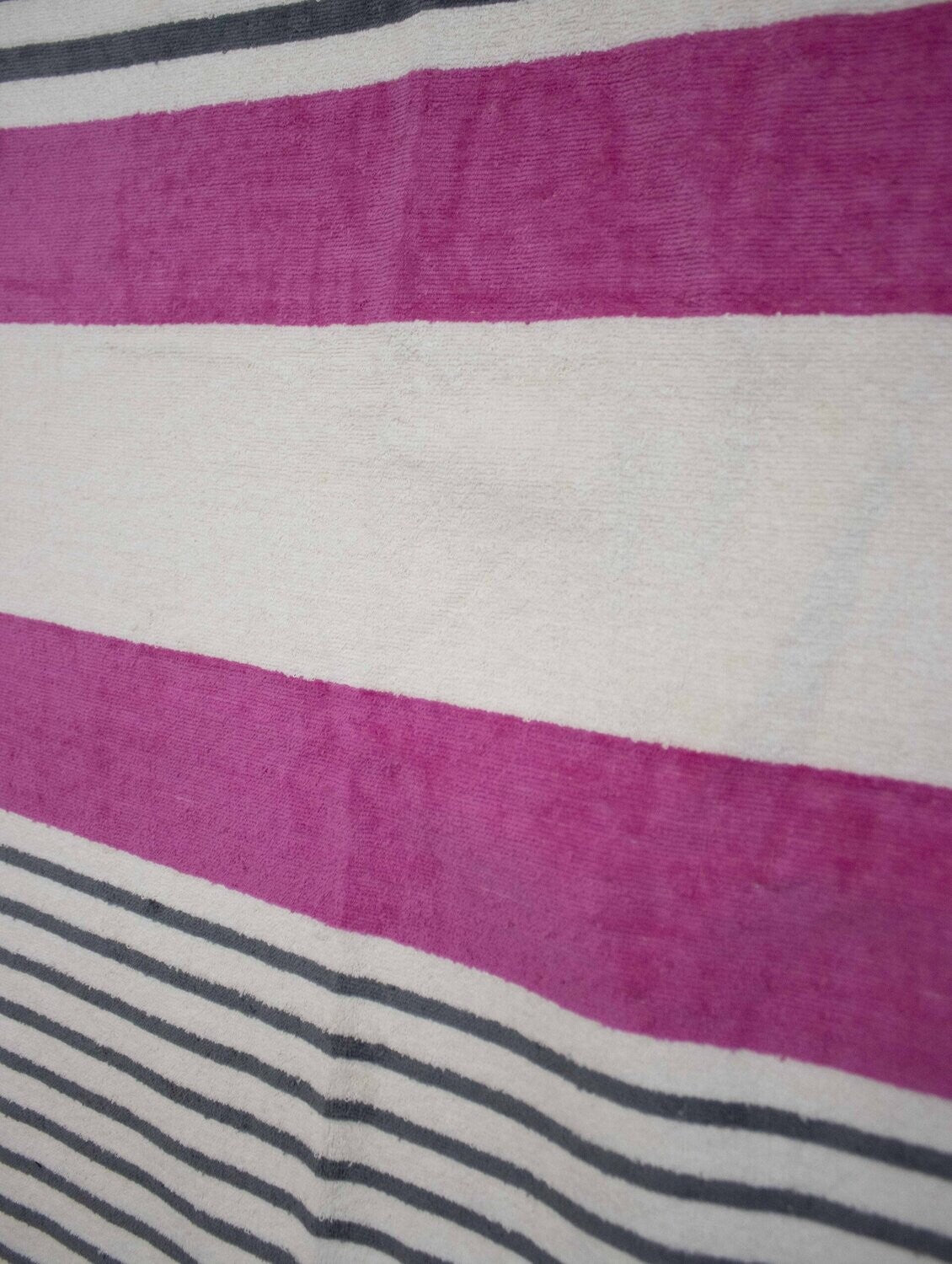 Strandtuch en Vogue, Pink Grau, 90x165cm, 100% Baumwolle