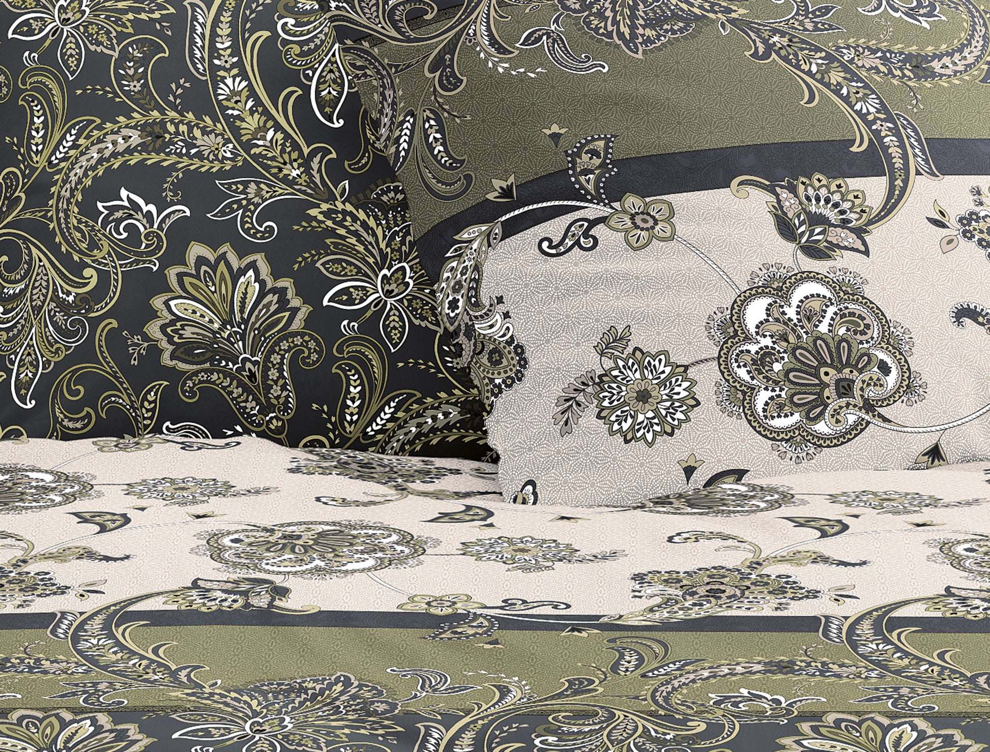 Detaildarstellung der Ornamente auf Kopfkissen und Bettdecke der Edel-Feinbiber Bettwaesche Modell Luzara.