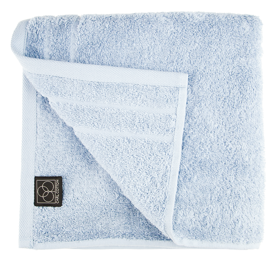 Ein Handtuch von CARL COTTON aus 100 Prozent Baumwolle in der Groesse 50x100cm. Farbe Hellblau. Modell Trend Eisblau.