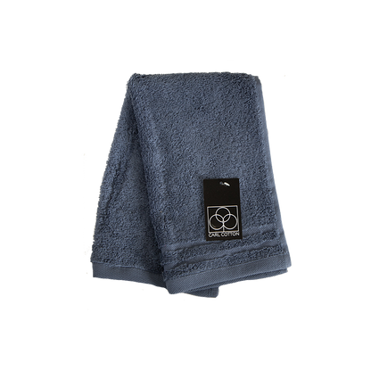 Ein Gaestetuch von CARL COTTON aus 100 Prozent Baumwolle in der Groesse 30x50cm. Farbe Blau. Modell Trend Jeans.