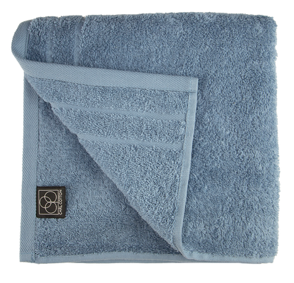 Ein Handtuch von CARL COTTON aus 100 Prozent Baumwolle in der Groesse 50x100cm. Farbe Blau. Modell Trend Stahl.