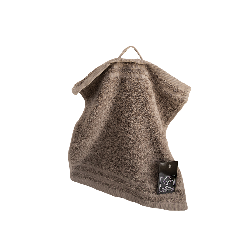 Ein Seiftuch von CARL COTTON aus 100 Prozent Baumwolle in der Groesse 30x30cm. Farbe Taupe. Modell Trend Taupe.