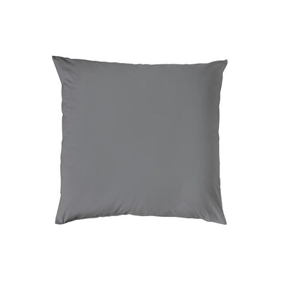Ein quadratisches Kopfkissen bezogen mit Renforce Bettwaesche in der Farbe Grau. Modell Stone-Washed Anthrazit 888.
