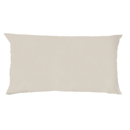 Ein rechteckiges Kopfkissen bezogen mit Renforce Bettwaesche in der Farbe Beige. Modell Stone-Washed Sand 719.