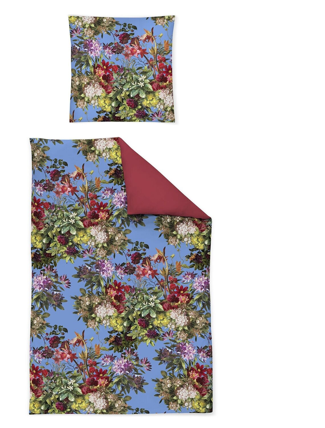 Ein Kopfkissen und eine Bettdecke bezogen mit Satin Bettwaesche mit einem Muster aus Blumen in der Farbe Blau. Modell Sommer Blau.
