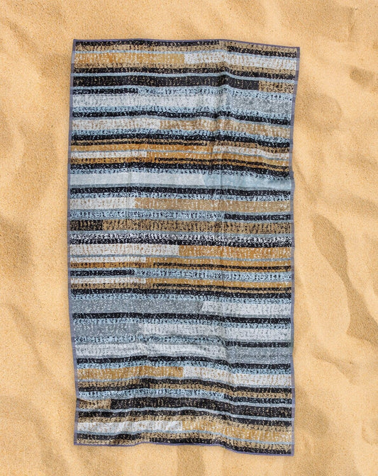 Ein Strandtuch von en Vogue in der Groesse 90x180cm aus 100 Prozent Baumwolle in der Farbe Beige. Modell California.